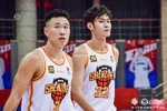 不愧是国手！王浩然&贺希宁半场合计10中7 两人合砍20分4板3助